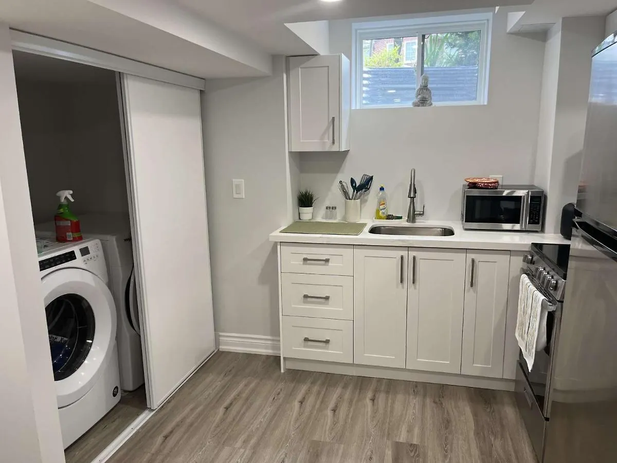 Luxury Private Apartment Near Toronto Pearson Airport & City Centre, Square One Mississauga Canada