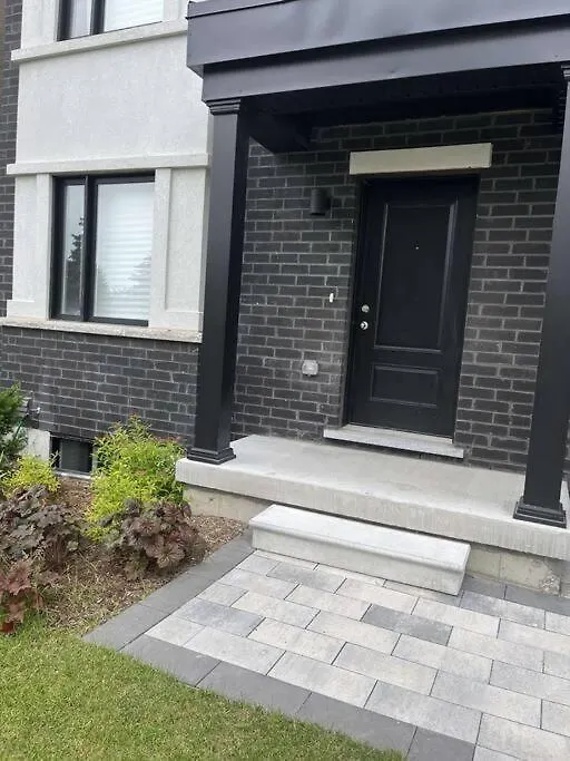 Luxury Private Apartment Near Toronto Pearson Airport & City Centre, Square One Mississauga Canada